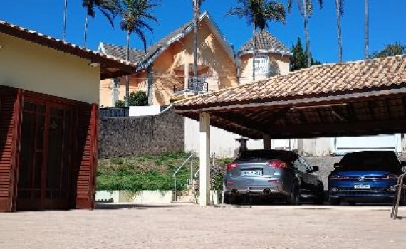 Casa a venda em Serra Negra SP