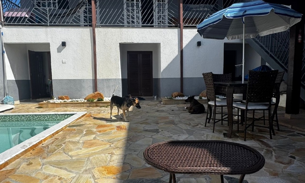 Casa com piscina 