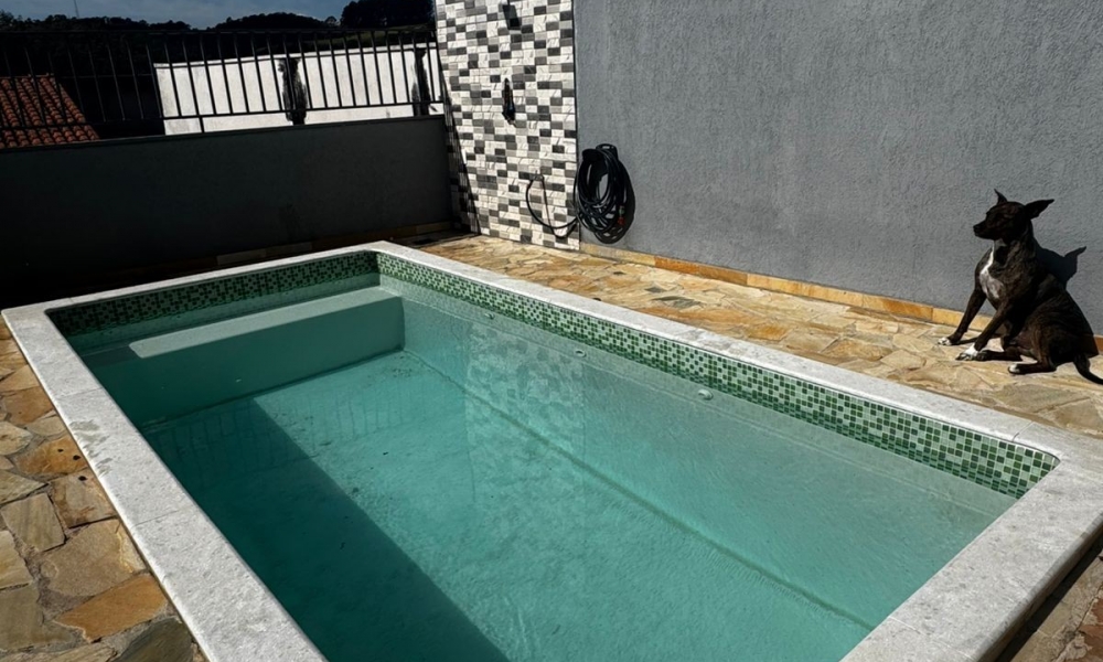 Casa com piscina 