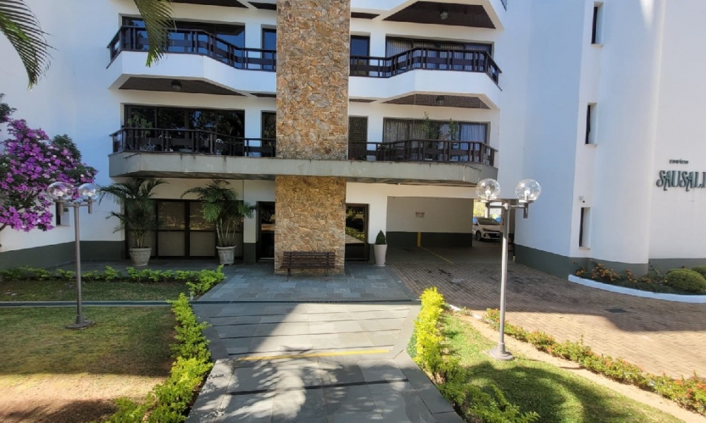 Apartamento de três dormitórios 