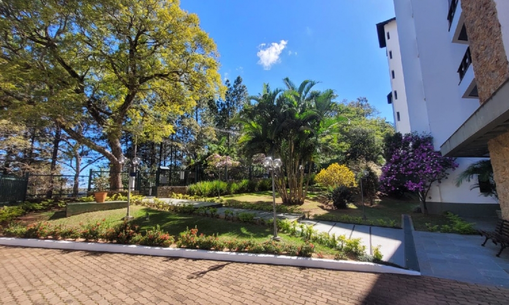 Apartamento de três dormitórios 