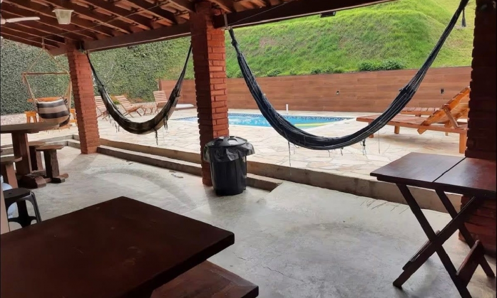 Vende-se chácara em Serra Negra 