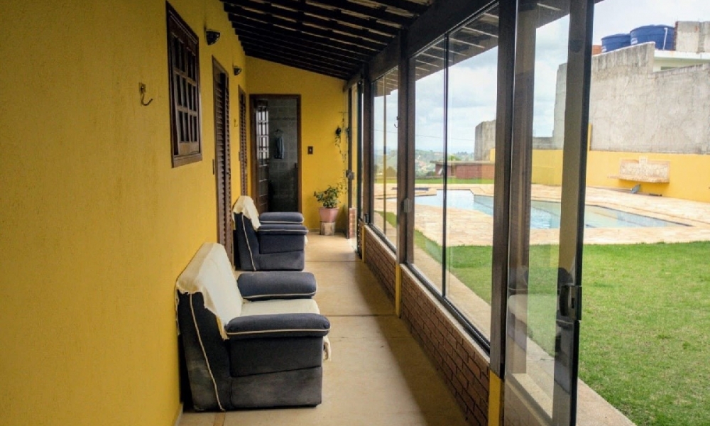 Vende-se chácara em Serra Negra 