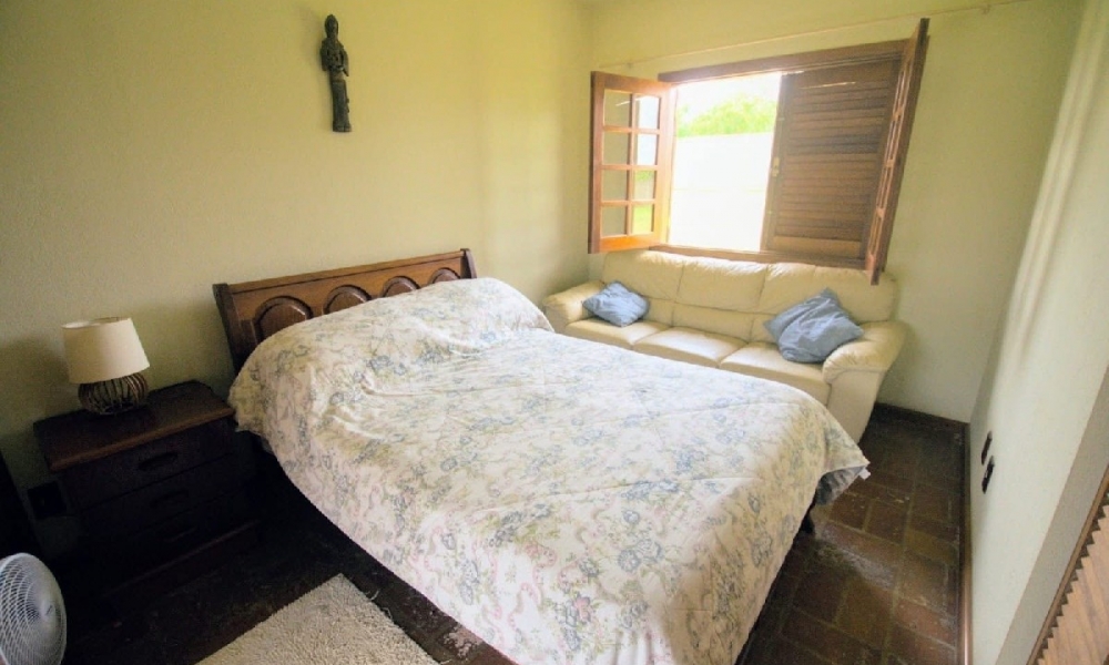 Vende-se chácara em Serra Negra 