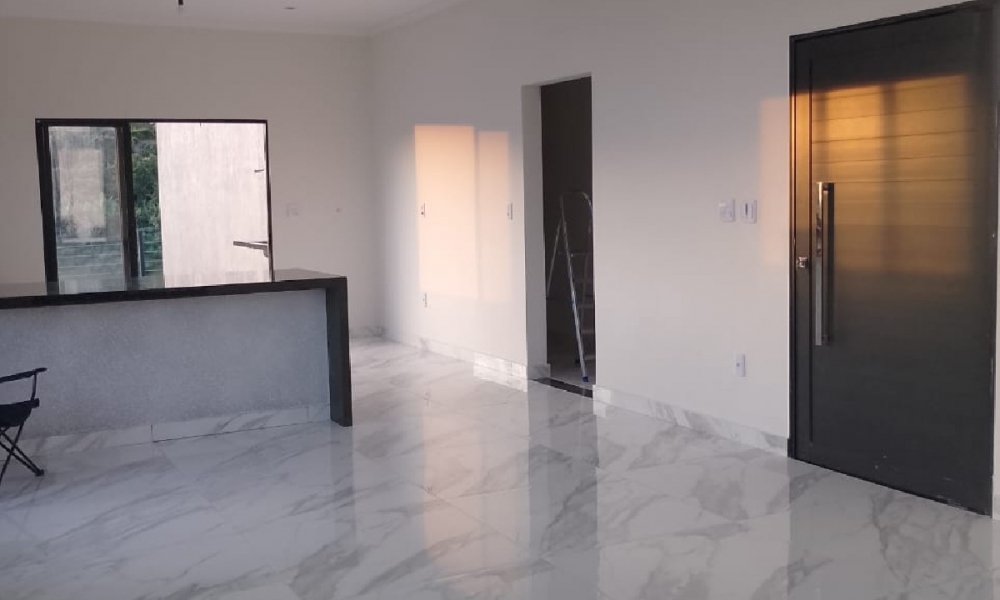 Casa nova a venda em Serra Negra