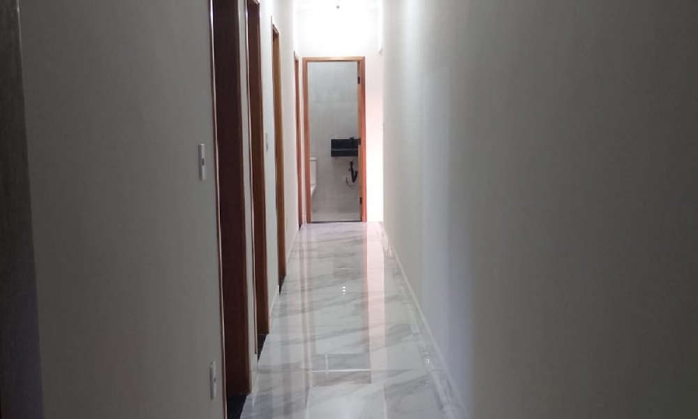 Casa nova a venda em Serra Negra
