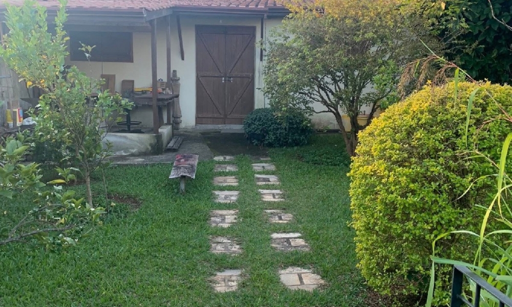 Linda chácara a venda 