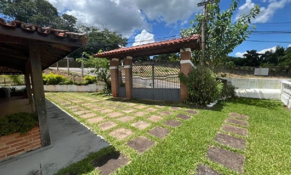 Chácara a venda em Serra Negra