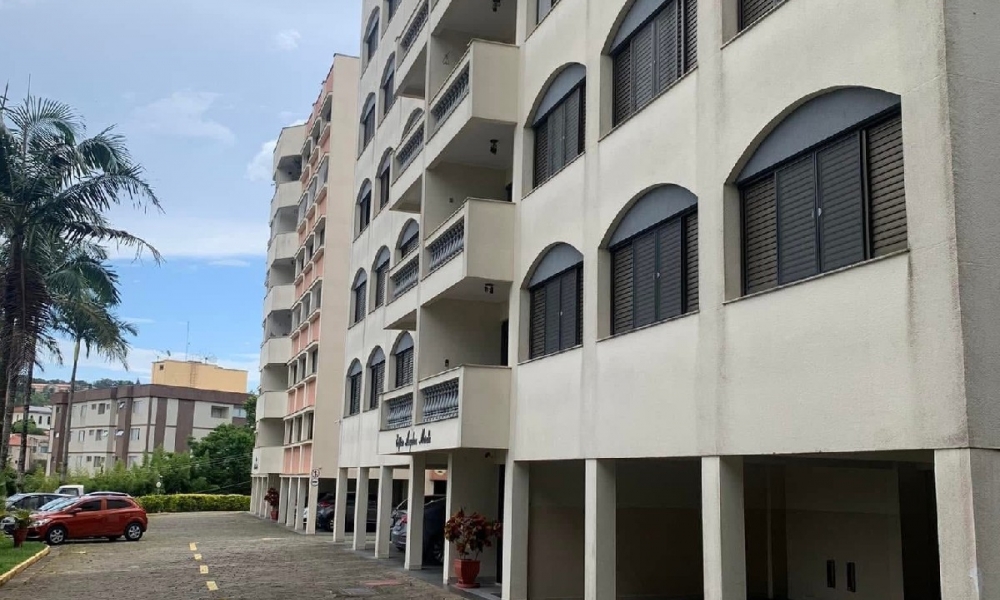 Apartamento de três dormitórios 