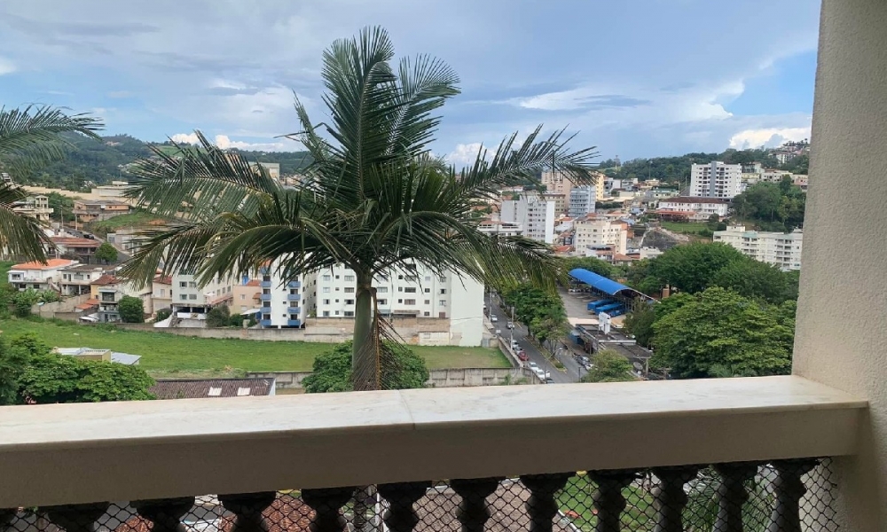 Apartamento de três dormitórios 
