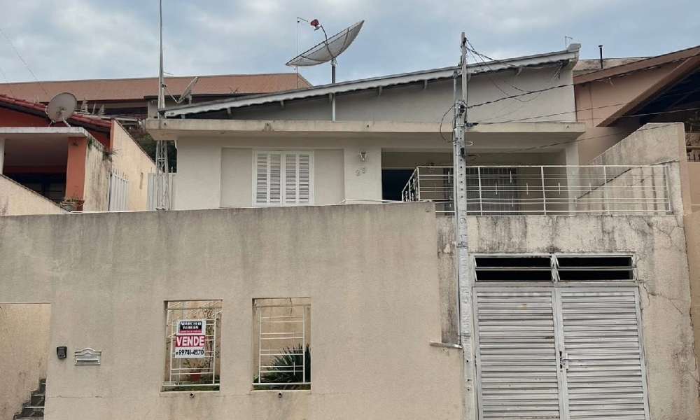 Casa no centro de Serra Negra SP