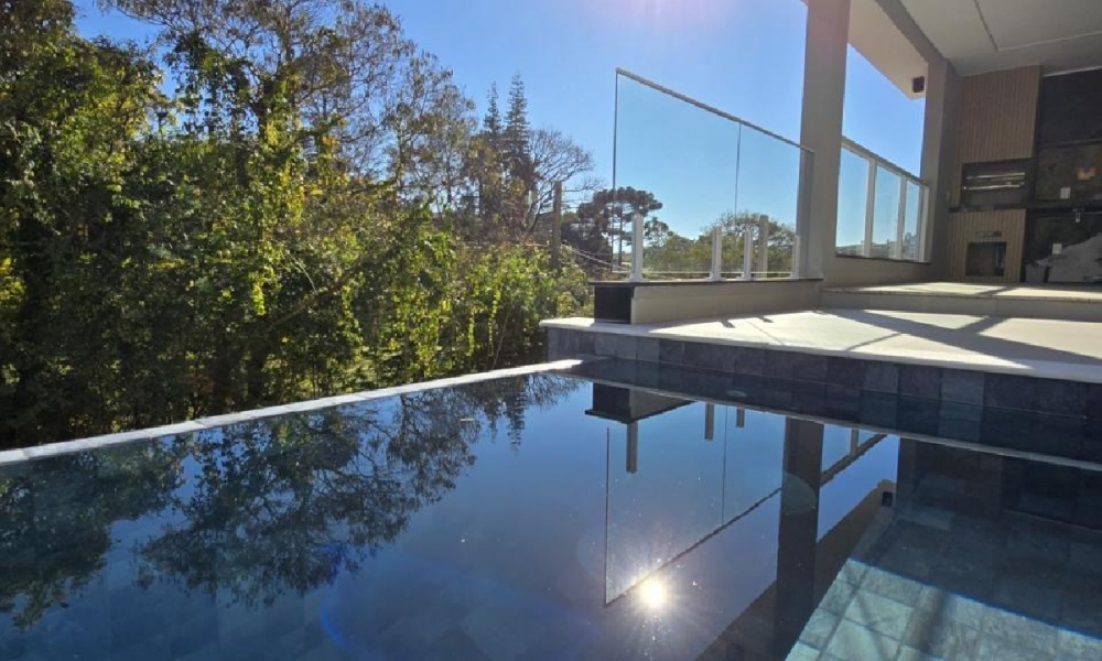 Casa com piscina 