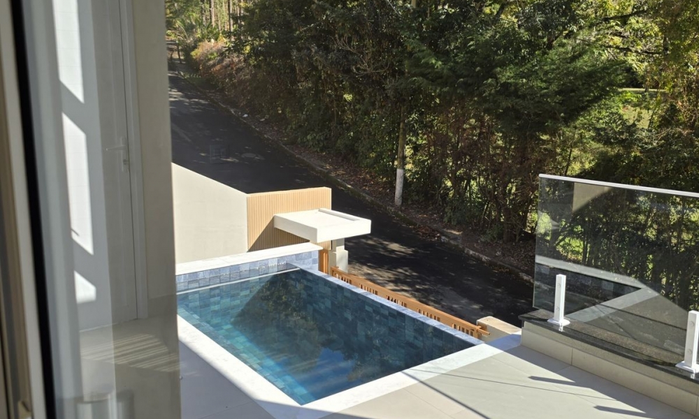 Casa com piscina 