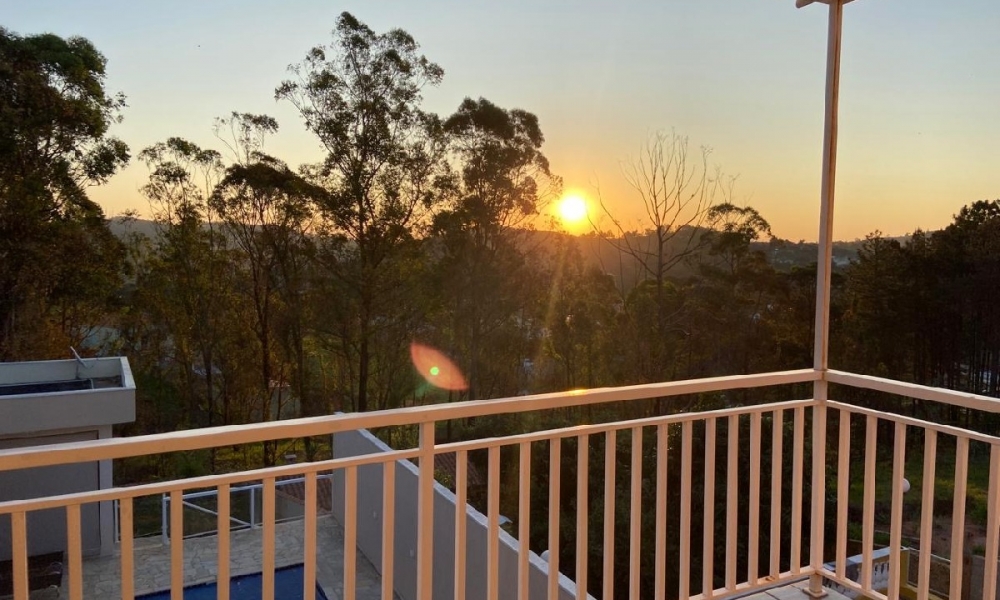 Vende-se casa com piscina 
