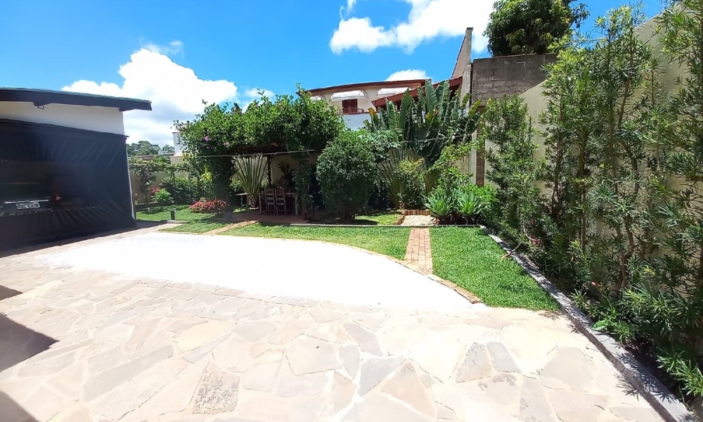 Casa a venda em Serra Negra