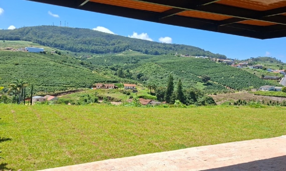 Vende-se casa em condomínio 