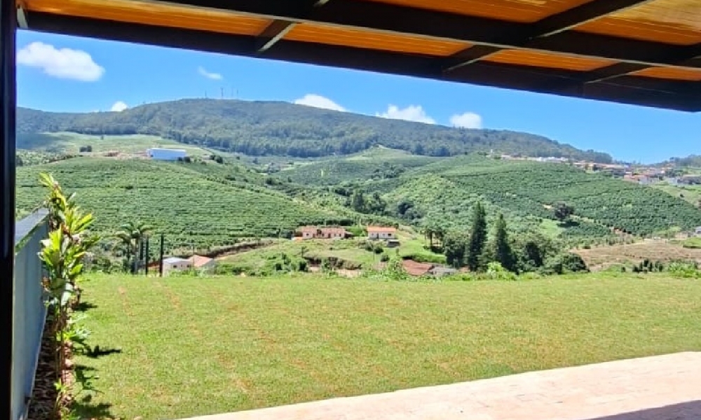 Vende-se casa em condomínio 