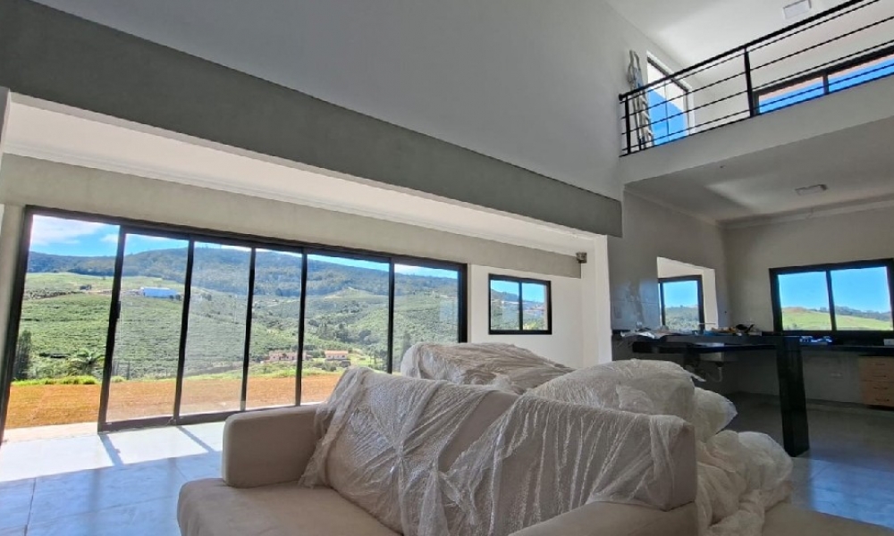 Vende-se casa em condomínio 