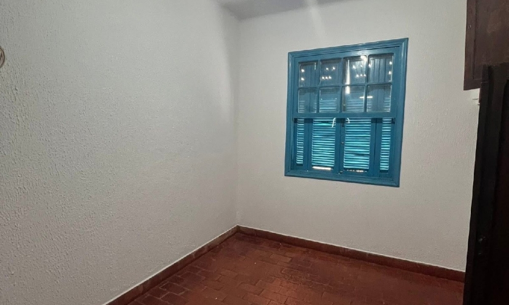 Vende-se casa em Serra Negra 