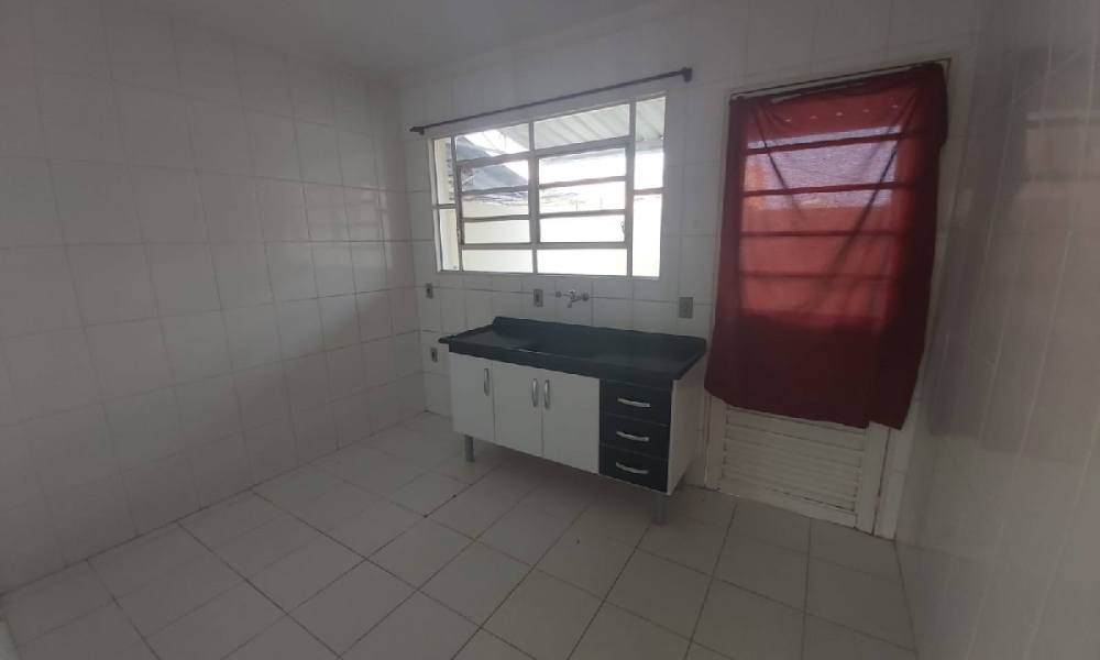  Vende-se sobrado de dois dormitórios 