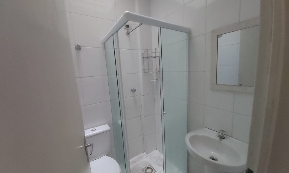  Vende-se sobrado de dois dormitórios 