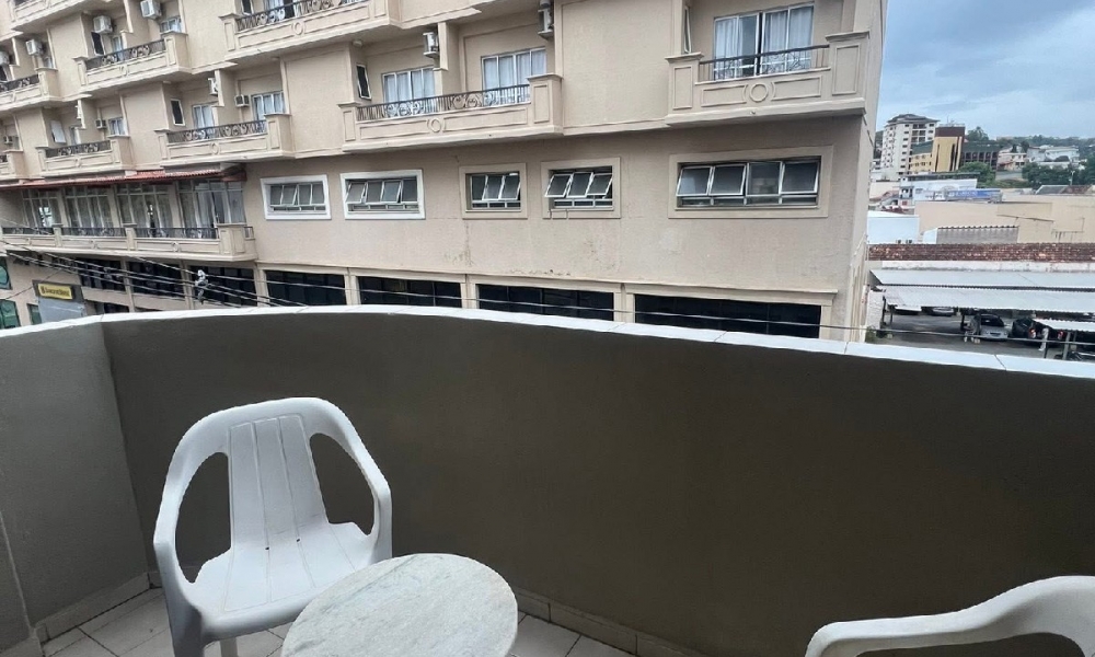 Vende-se apartamento de três dormitórios 