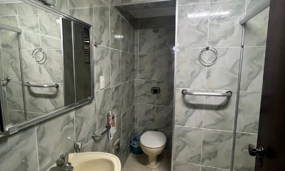 Vende-se apartamento de três dormitórios 