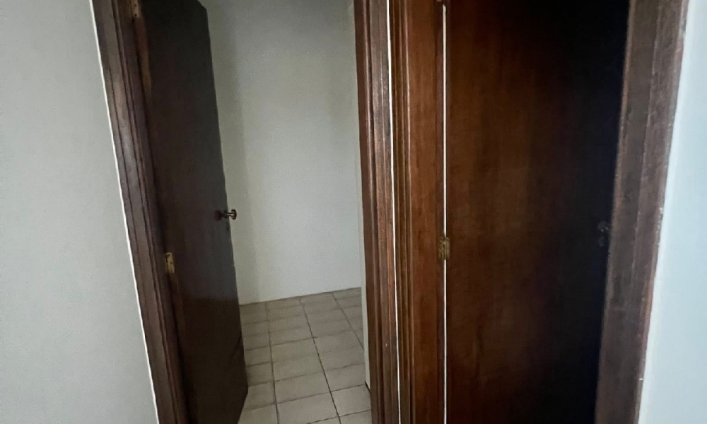 Vende-se apartamento de três dormitórios 