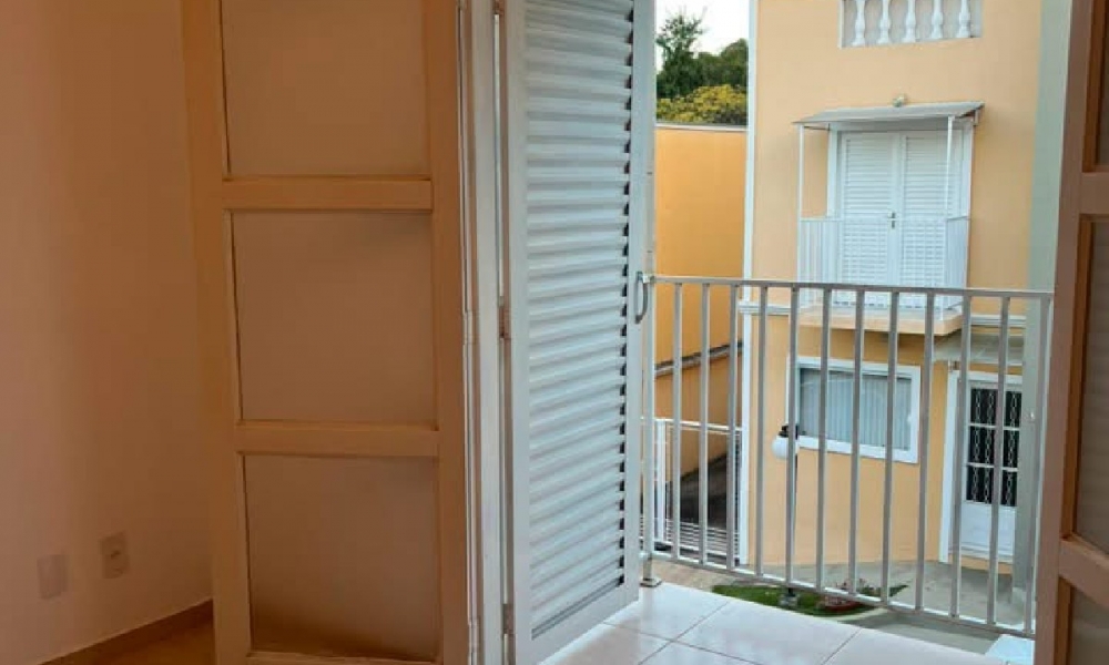 Casa em condomínio 