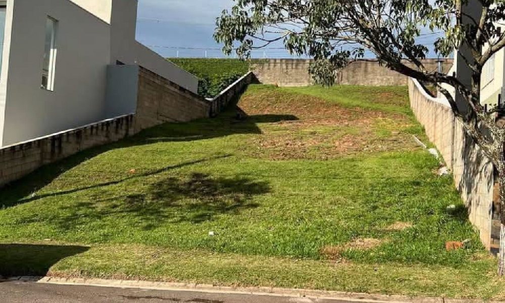 Terreno em condomínio fechado 