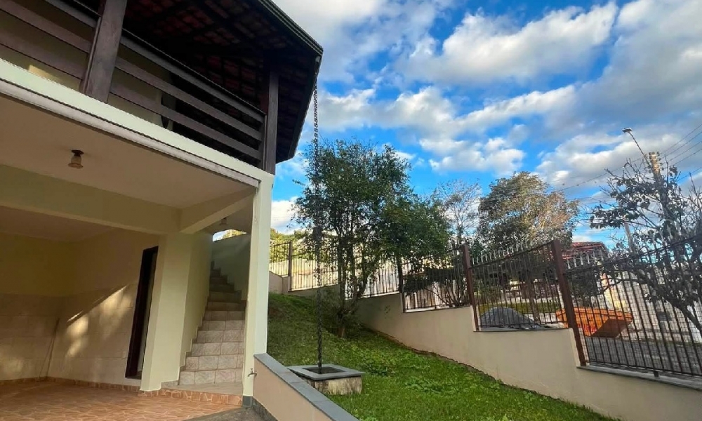 Casa com piscina 