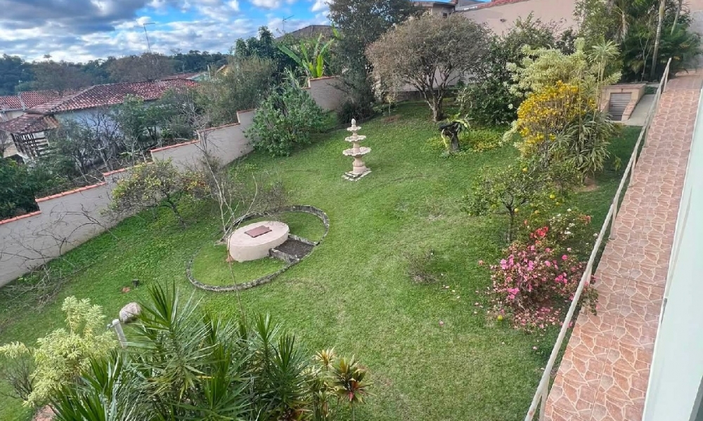 Casa com piscina 