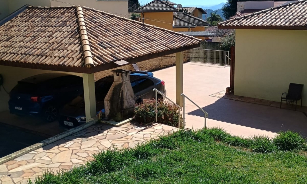 Casa a venda em Serra Negra SP