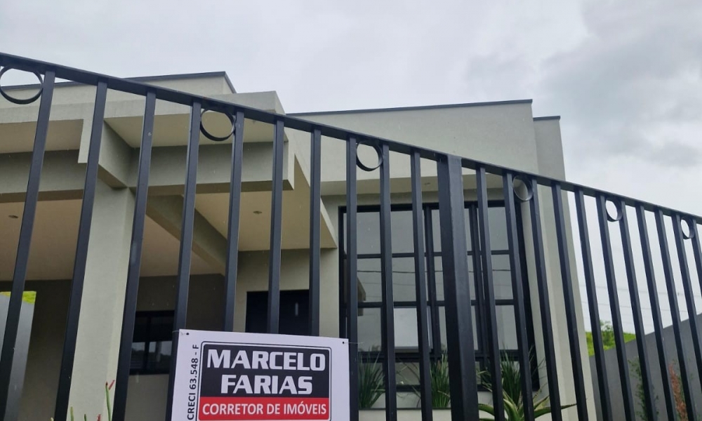 Casa Moderna à Venda no Residencial Arvoredo em Serra Negra