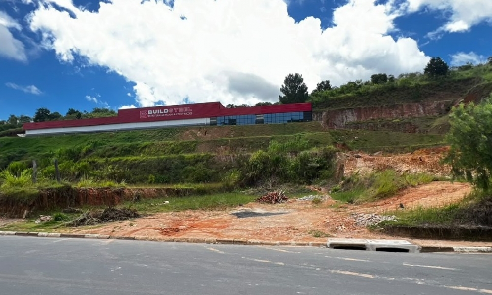 TERRENO À VENDA NA AV. JOÃO GEROSA - SERRA NEGRA/SP